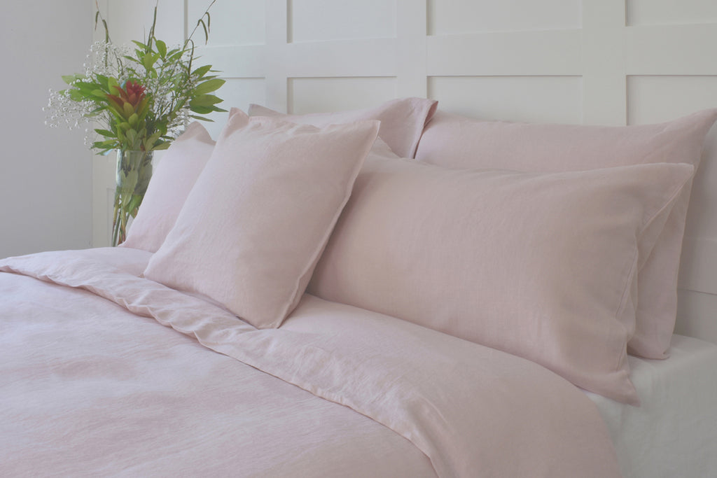 Pink Bed with White Stonewashed Linen Fitted Sheet