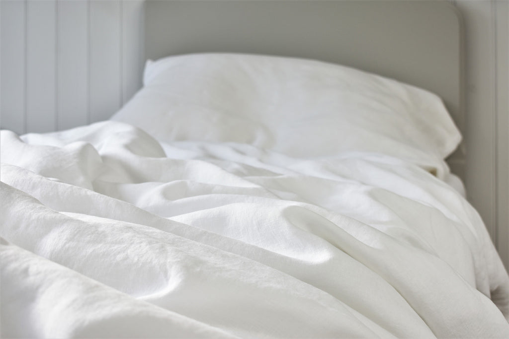 Single White Linen Bedding UK on a Kids Bed